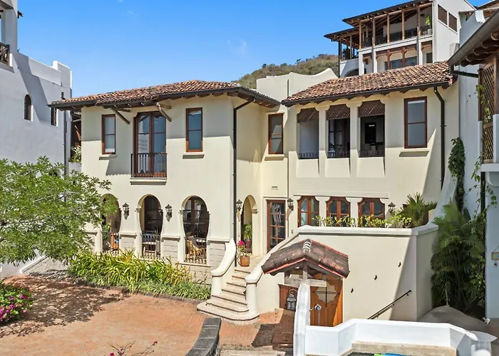 Casa Olas - Oceanview, Club Included, Plunge Pool, Steps To Holiday home