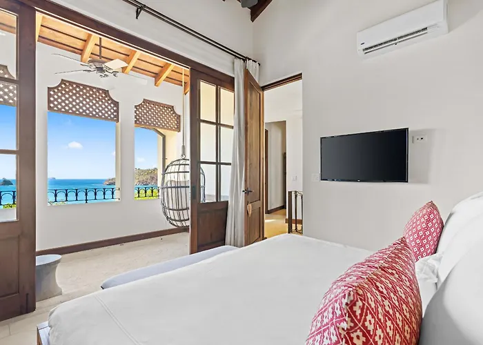 Casa Olas - Oceanview, Club Included, Plunge Pool, Steps To