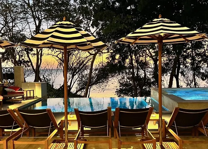 Casa Olas - Oceanview, Club Included, Plunge Pool, Steps To